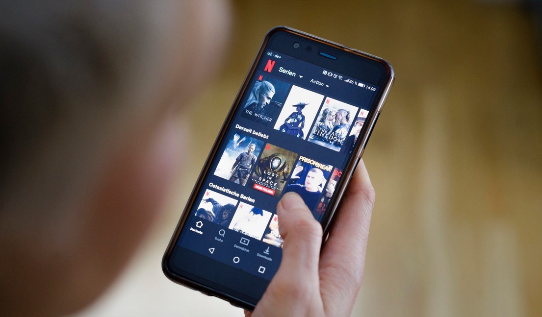 Streaming film Netflix lewat aplikasi Android (Endgadget)