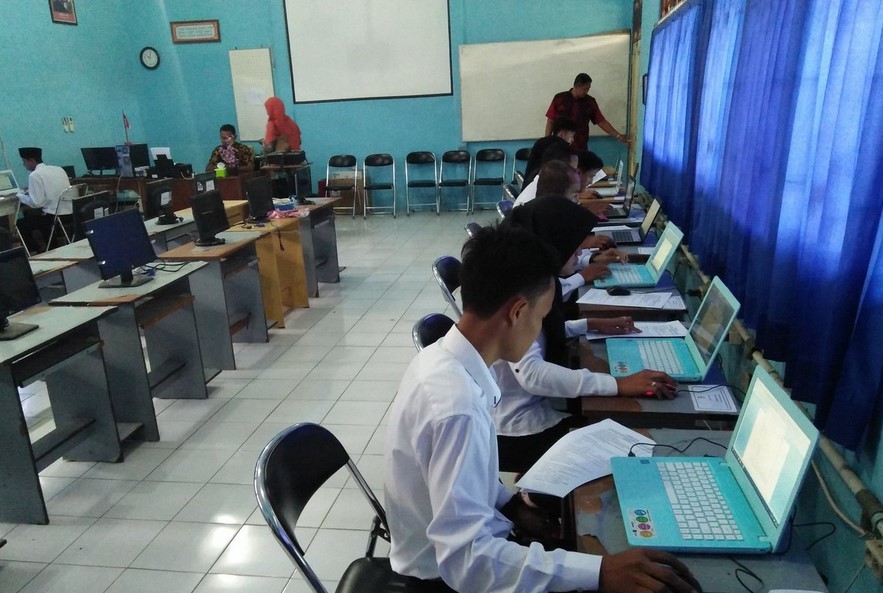 Laptop Paling Ringan untuk Siswa SMP (twimg.com)