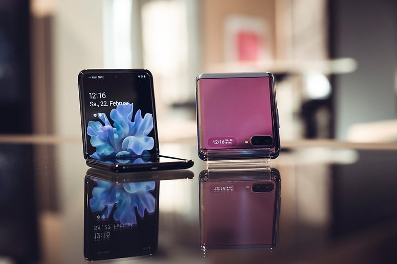 Layar lipat Samsung Galaxy Z Flip (Android Pit)